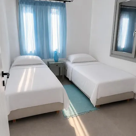 Spacious Cycladic House Near Logaras Semesterbostad Piso Livadi
