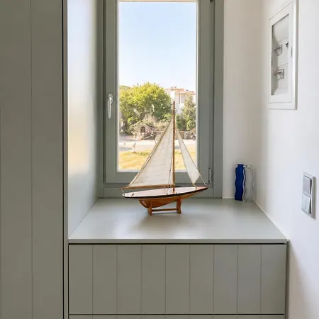 Spacious Cycladic House Near Logaras *